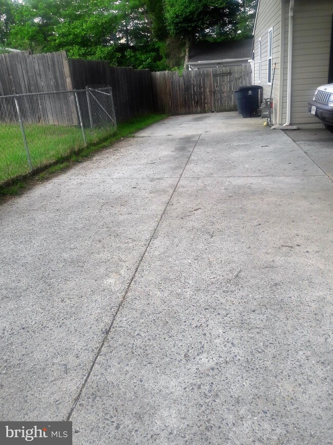 9304 Fontana Dr, Lanham, MD 20706 - photo 7