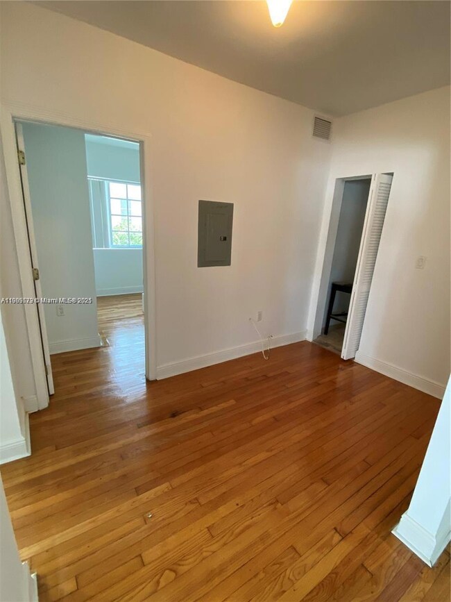 1219 Meridian Ave unit 8, Miami Beach, FL 33139 - photo 5