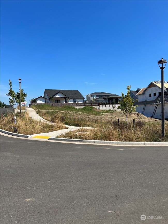 2172 Lagerway Cir, Lynden, WA 98264 - photo 2