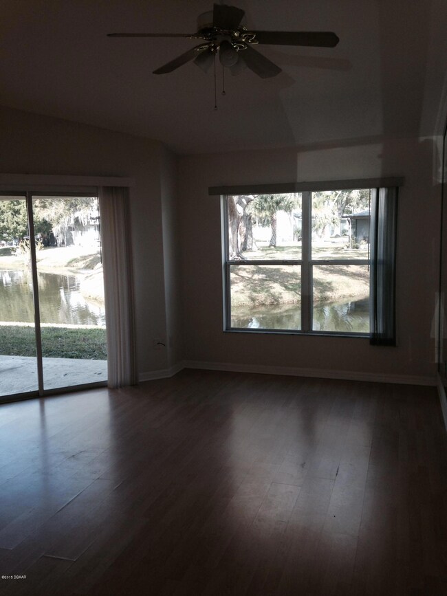 3 Family Room.jpg