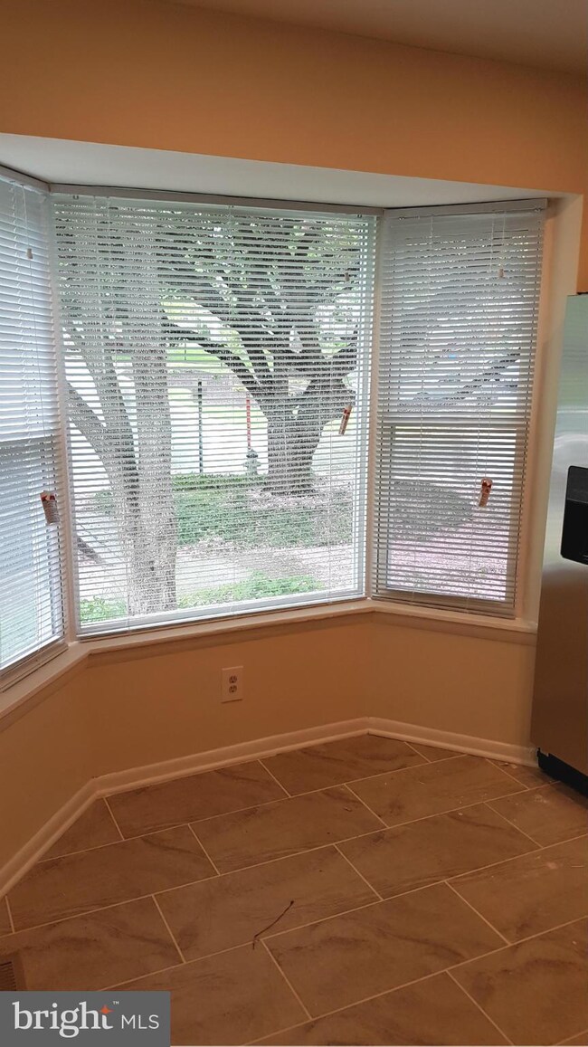 11509 Summer Oak Dr, Germantown, MD 20874 - photo 4