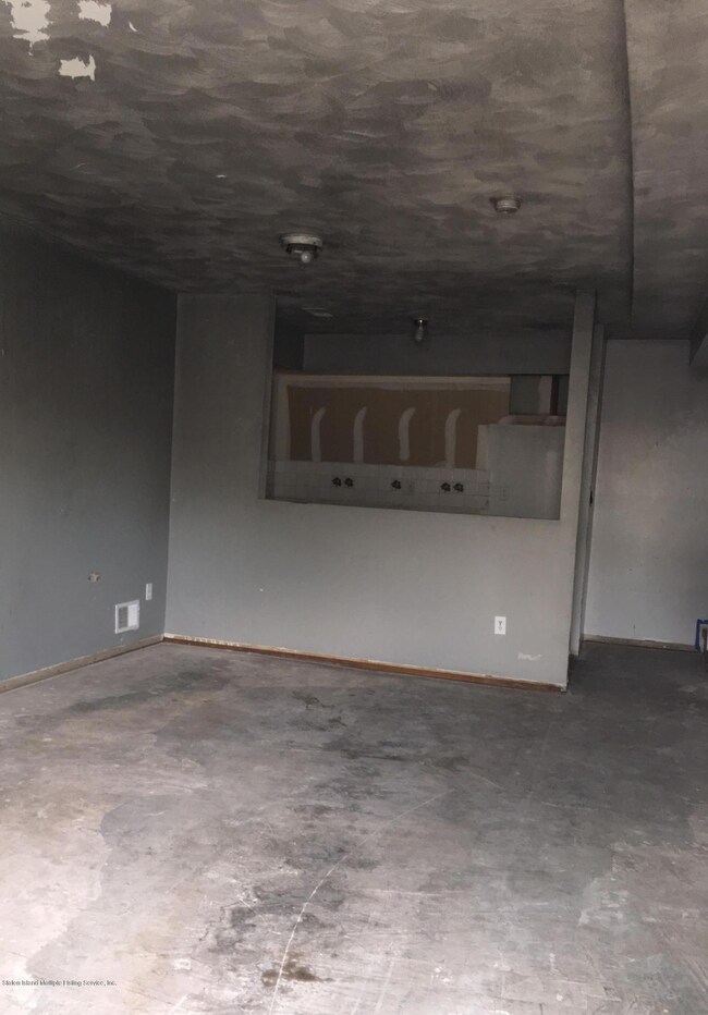 22 Susan Ct, Staten Island, NY 10304 - photo 6