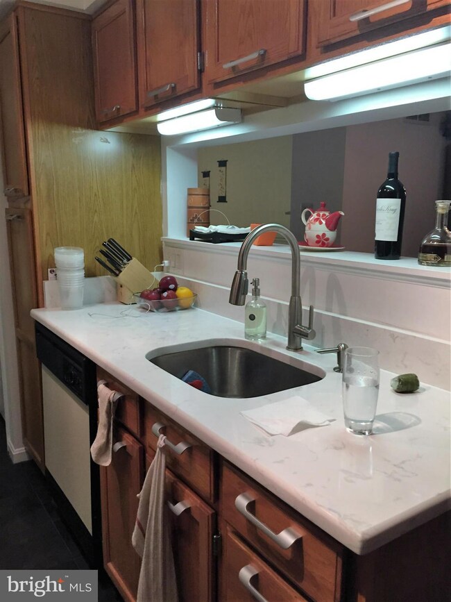 45557 Whitcomb Square, Sterling, VA 20166 - photo 6