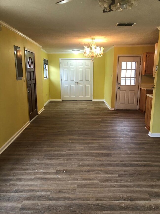 413 Wadkins Ave, Albany, GA 31701 - photo 2