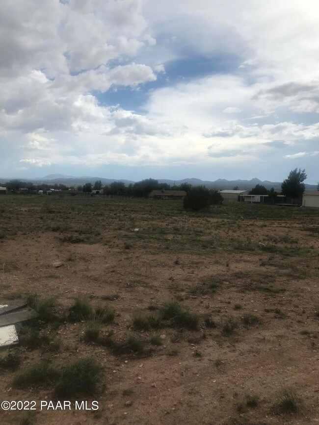 25750 N Lily Dr, Paulden, AZ 86334 - photo 5