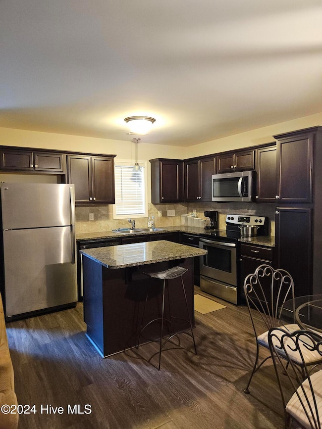 2616 Middle Branch Bend kitchen