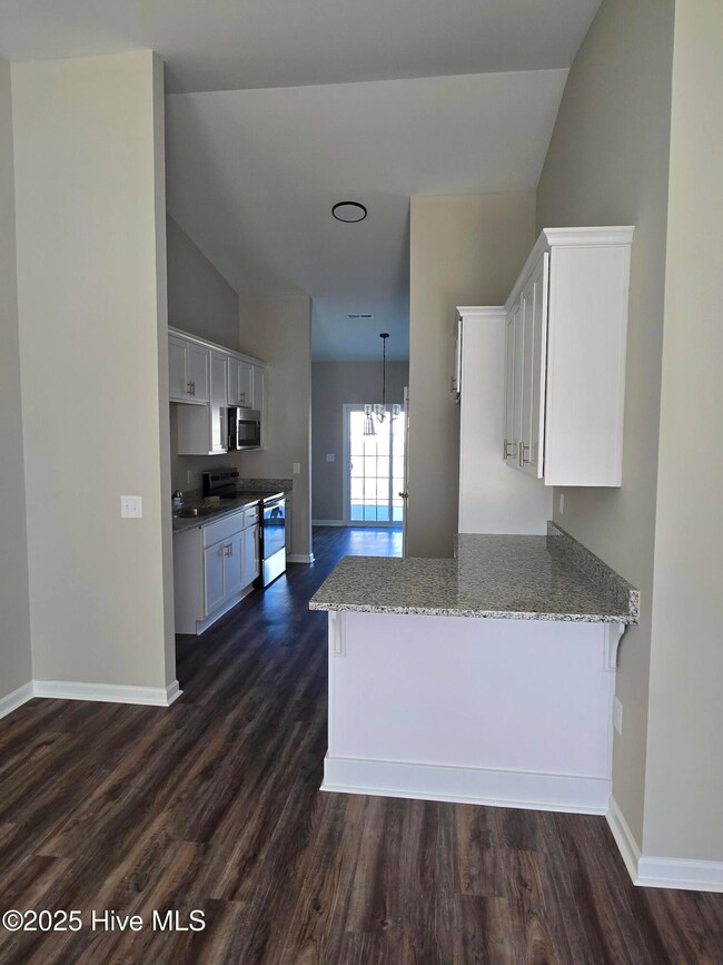 1249A Masters Ln unit A, Greenville, NC 27834 - photo 3