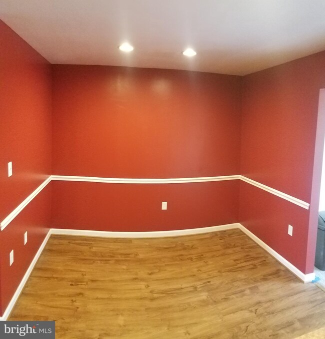 239 Scarboro Dr, Bunker Hill, WV 25413 - photo 2