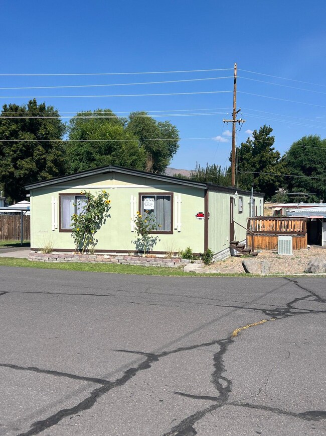 2241 Greensprings Dr unit 27, Klamath Falls, OR 97601 - photo 3