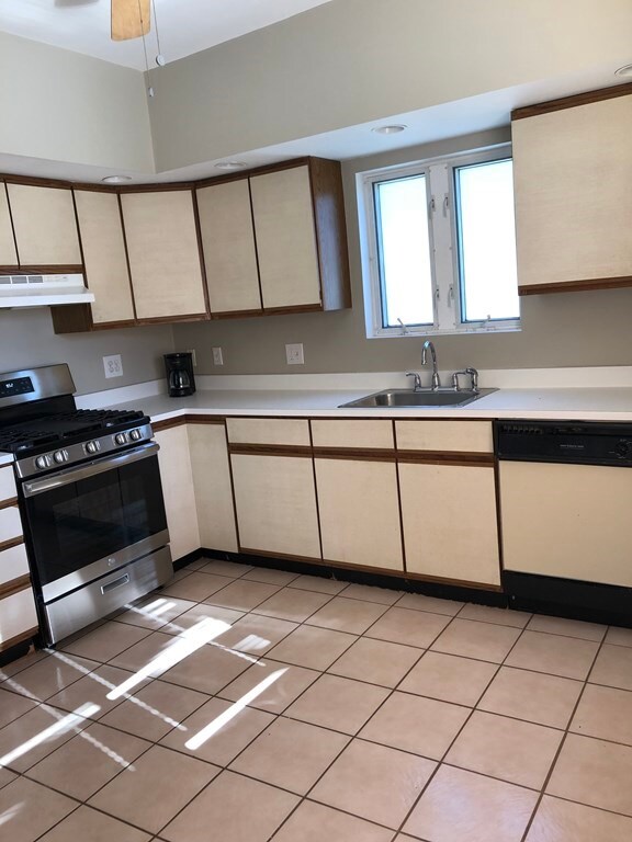 23 Cutler St unit 2, Winthrop, MA 02152 - photo 6