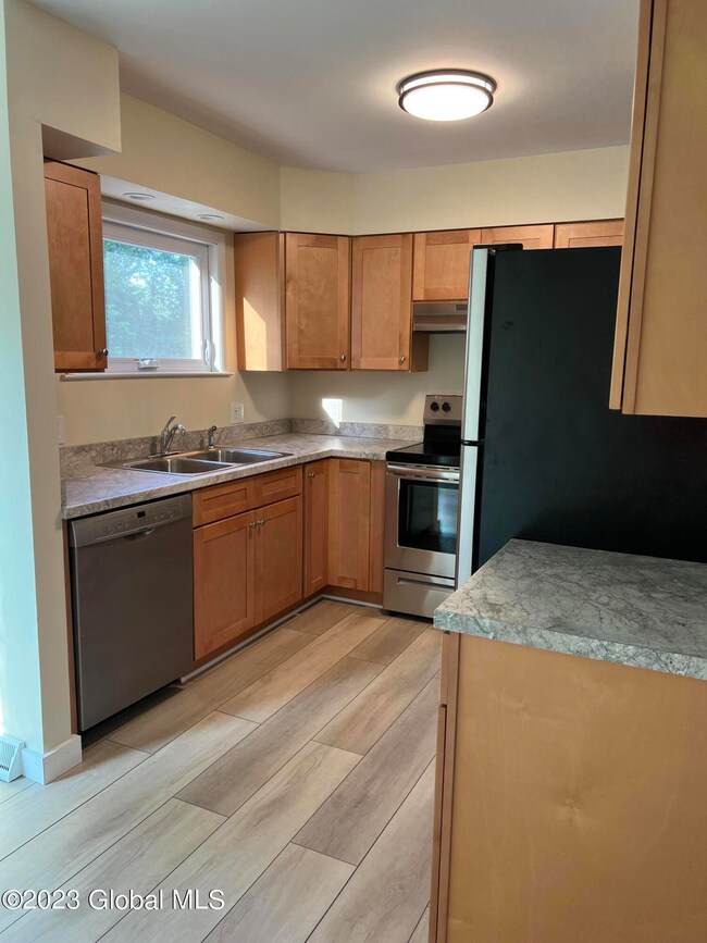 3151 E Old State Rd unit A, Schenectady, NY 12303 - photo 2