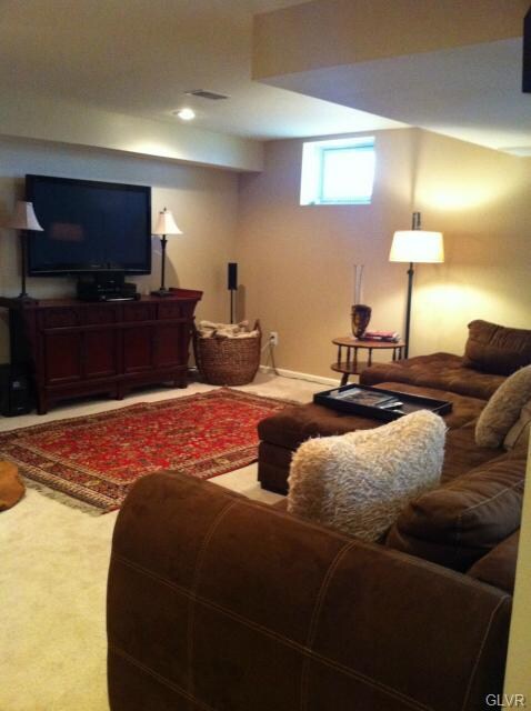 900 Garden Ct, Easton, PA 18040 - photo 6