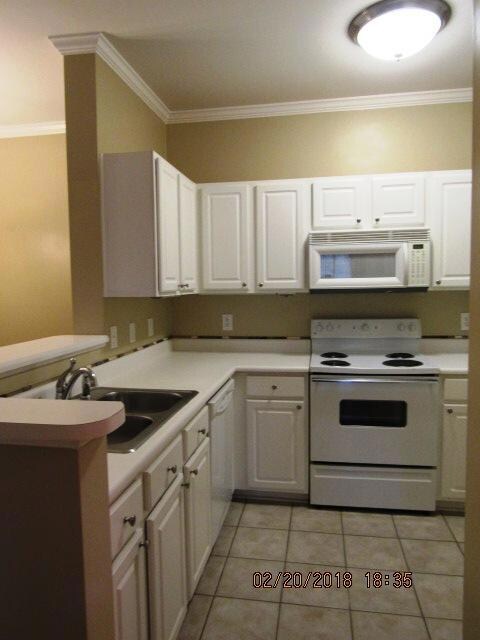1600 Long Grove Kitchen