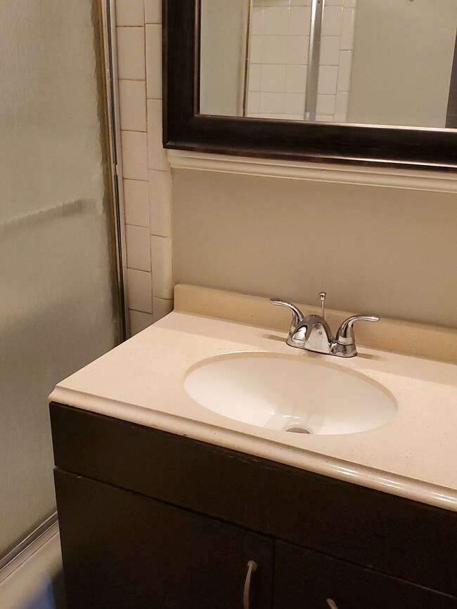 1003 Evins St, Manchester, TN 37355 - photo 5