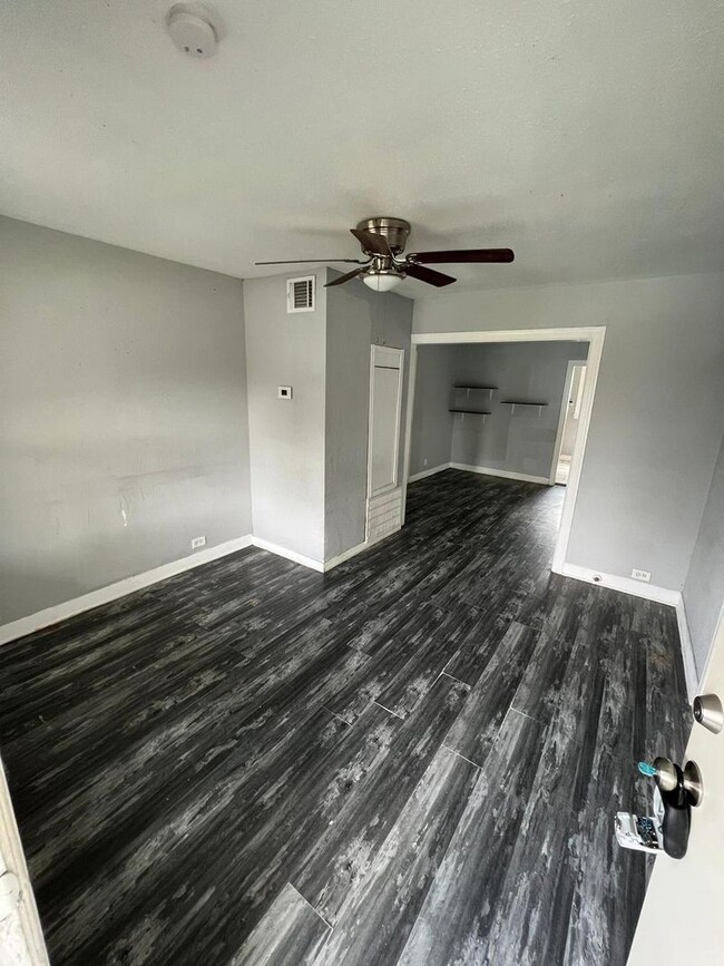 3210 Winbern St unit B, Houston, TX 77004 - photo 5