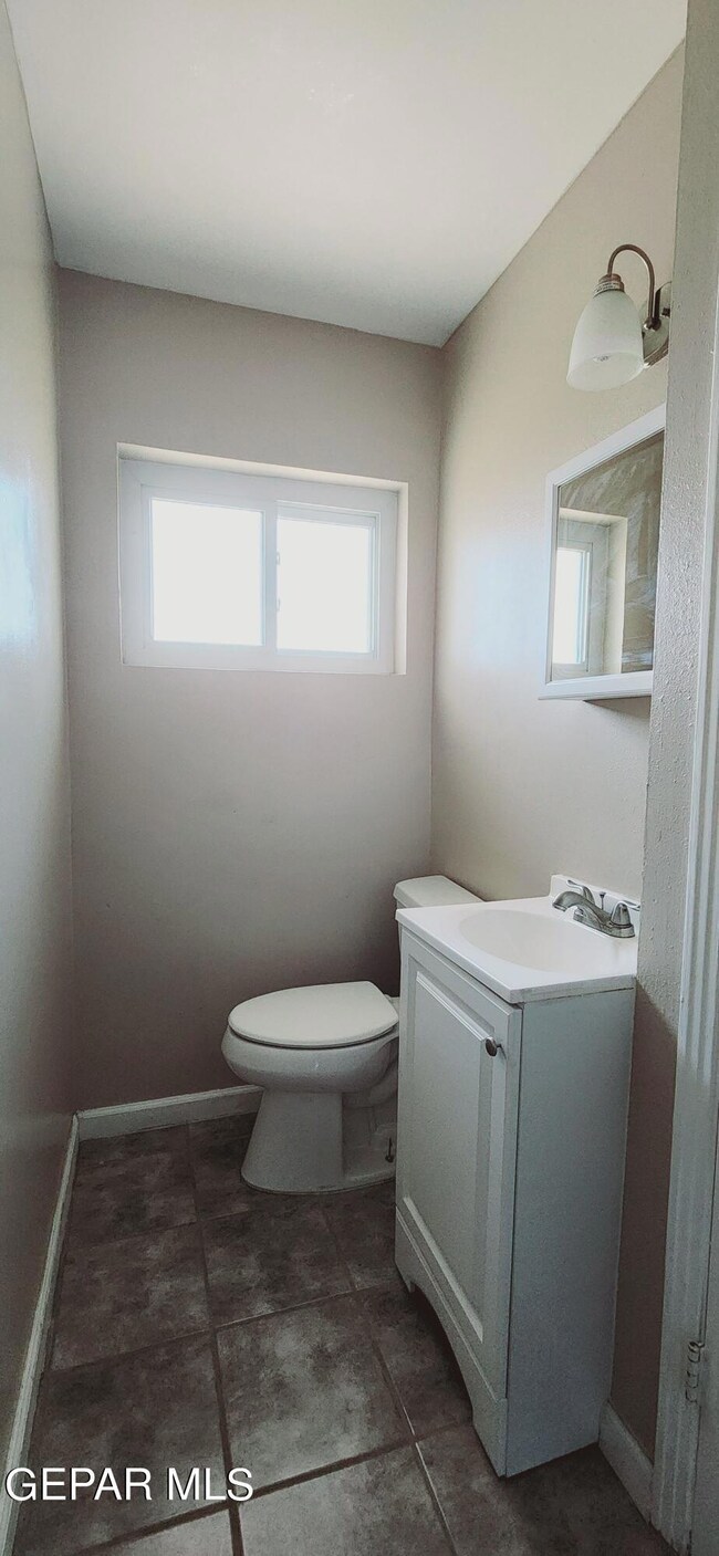 7500 Kingman Dr, El Paso, TX 79915 - photo 7