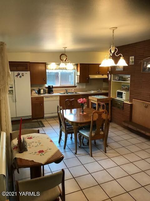 Dining room 1