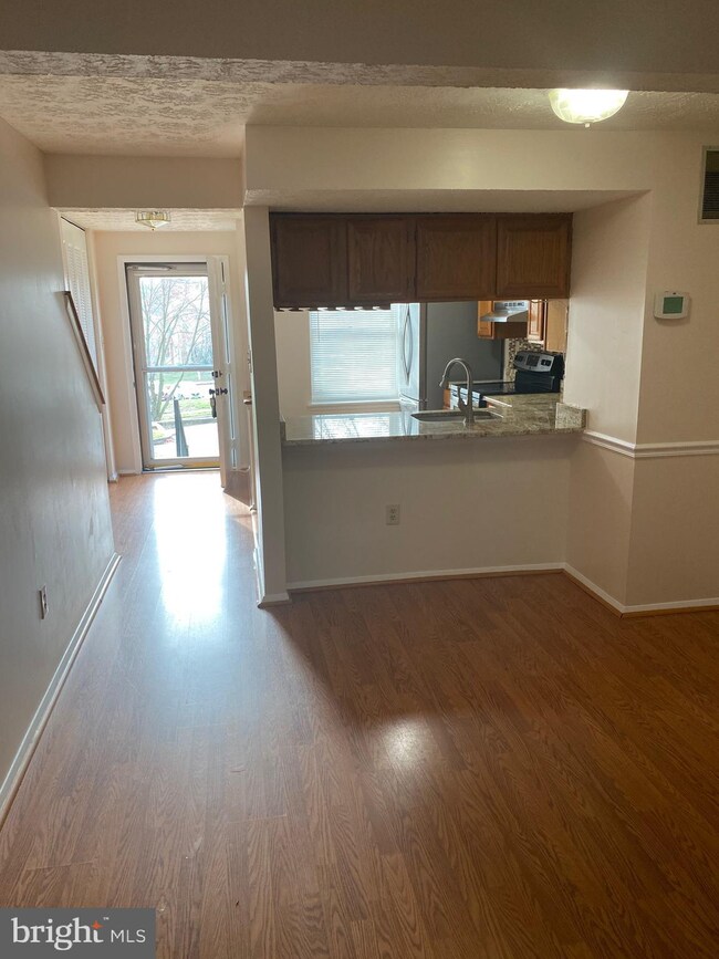 6041 Rowanberry Dr, Elkridge, MD 21075 - photo 7