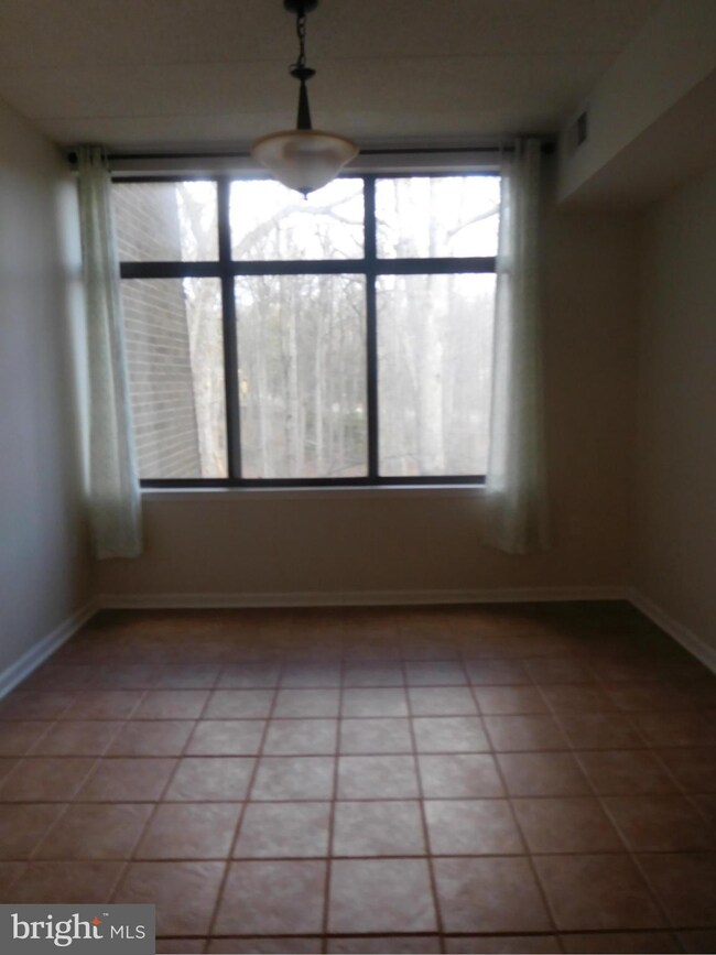 2108 Green Watch Way unit 200, Reston, VA 20191 - photo 5