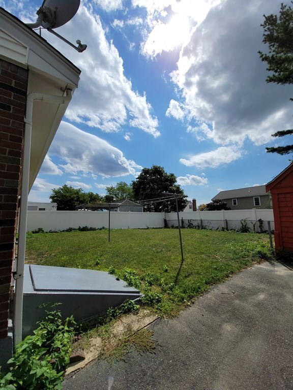 37 Lansdowne St, Quincy, MA 02171 - photo 2