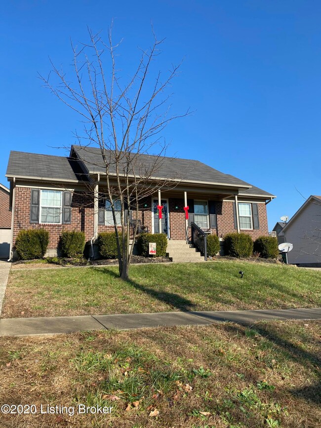 406 Gentry Ln, Mount Washington, KY 40047 - photo 2