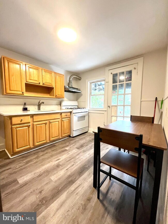 1100 Prospect St unit 2, Ewing, NJ 08638 - photo 2