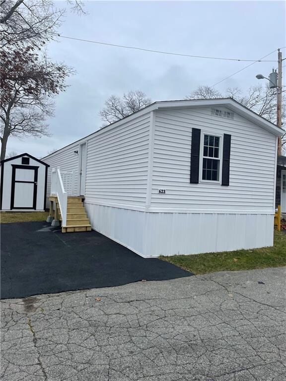 623 Forest Park Rd, Middletown, RI 02842 - photo 2