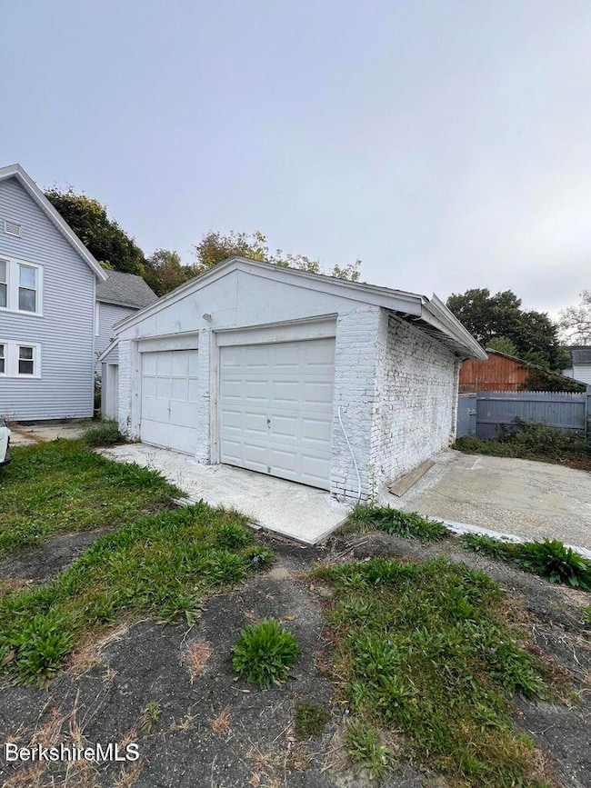 334 Columbus Ave, Pittsfield, MA 01201 - photo 4