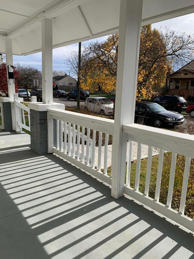 664 E Moler St, Columbus, OH 43207 - photo 2