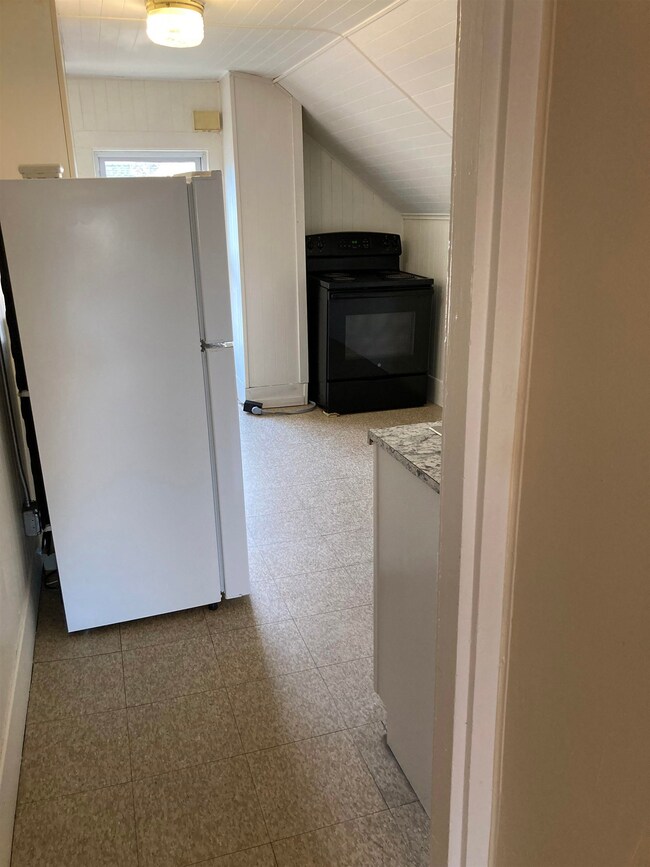 157 Front St unit B, Exeter, NH 03833 - photo 3