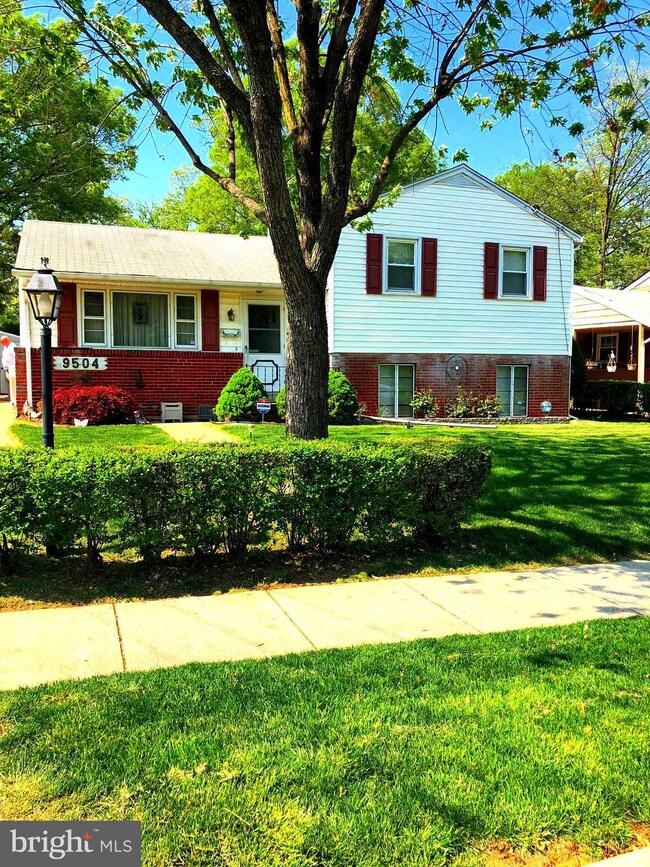 9504 Tuckerman St, Lanham, MD 20706 - photo 5