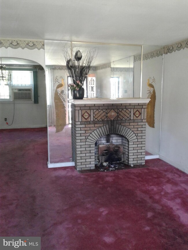 331 Mulberry St, Darby, PA 19023 - photo 4