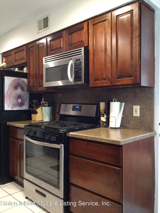 523 Willow Rd E unit 1, Staten Island, NY 10314 - photo 6