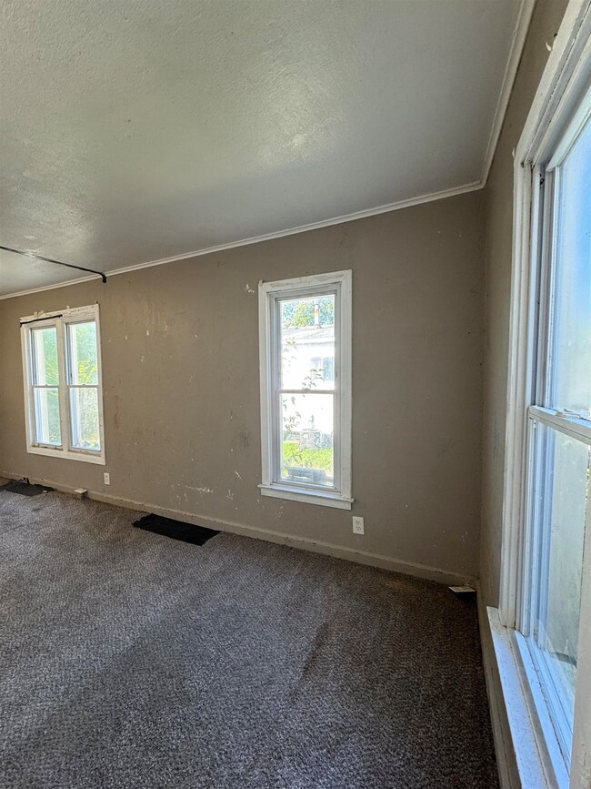 3217 Arlene Ave, Flint, MI 48503 - photo 6