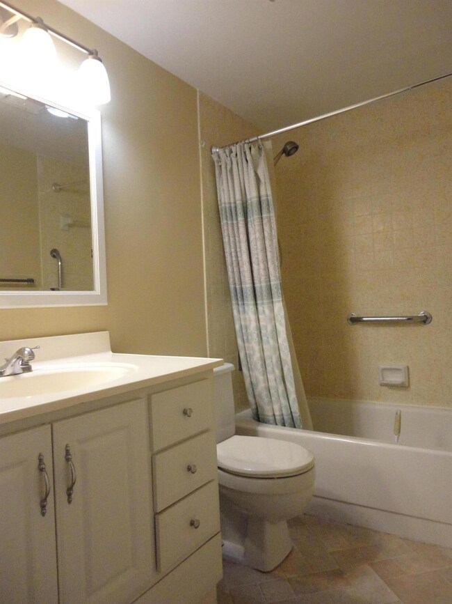 110 Lake Pine Cir unit B-1, Greenacres, FL 33463 - photo 6