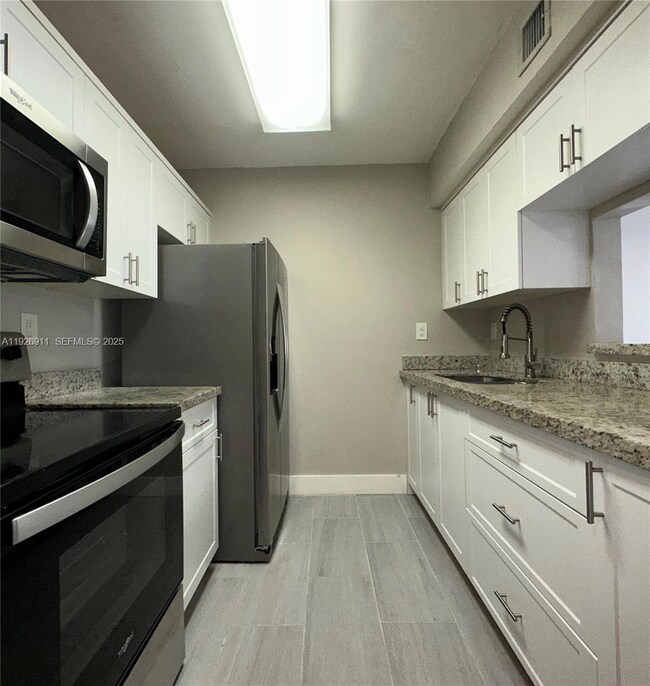 250 NW 107th Ave unit 202, Miami, FL 33172 - photo 2