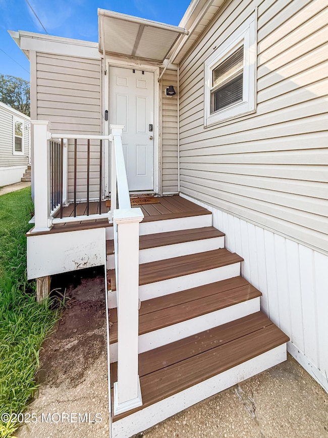 10 Robin, Hazlet, NJ 07730 - photo 3