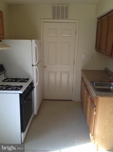 1723 27th St SE, Washington, DC 20020 - photo 6