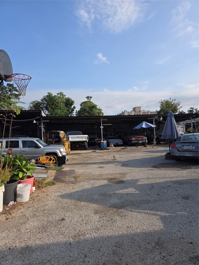 1303 Lansing St unit 1, Houston, TX 77023 - photo 5