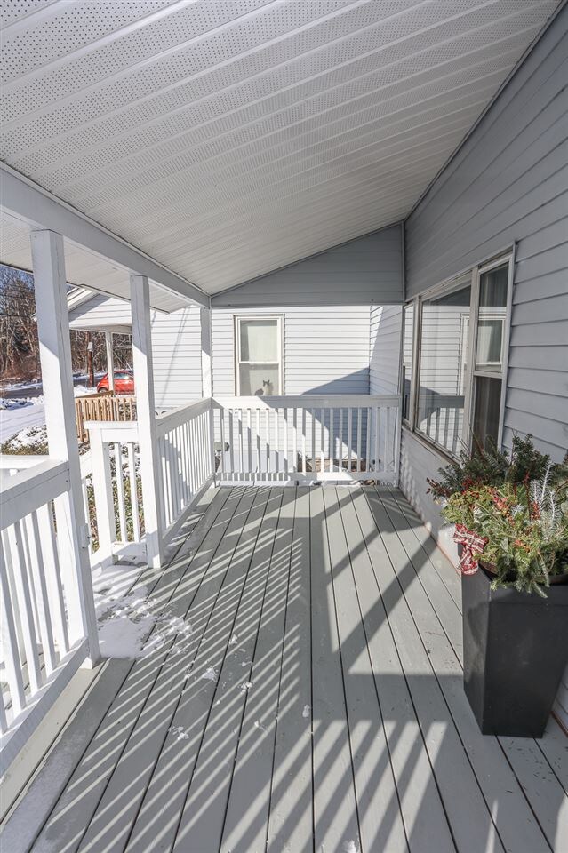 107 Franklin Street Extension unit 12, Derry, NH 03038 - photo 3