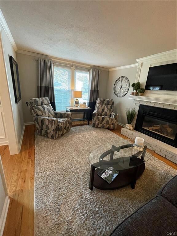 Formal Living alternate view