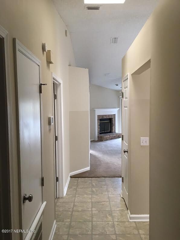 2476 Townsquare Dr, Jacksonville, FL 32216 - photo 2