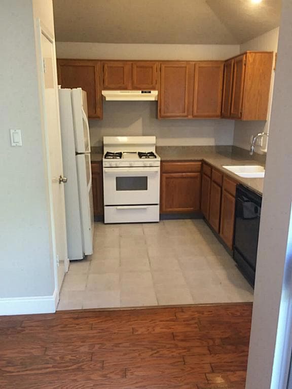 8518 Pool Creek Dr, Houston, TX 77095 - photo 4