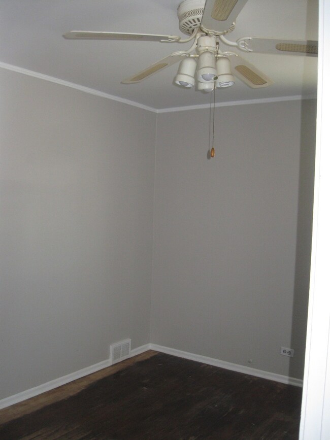 1212 N Irving Ave, Berkeley, IL 60163 - photo 7