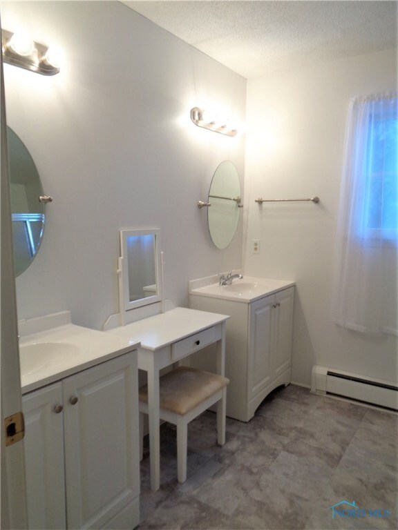 208 E 1st St, Woodville, OH 43469 - photo 7