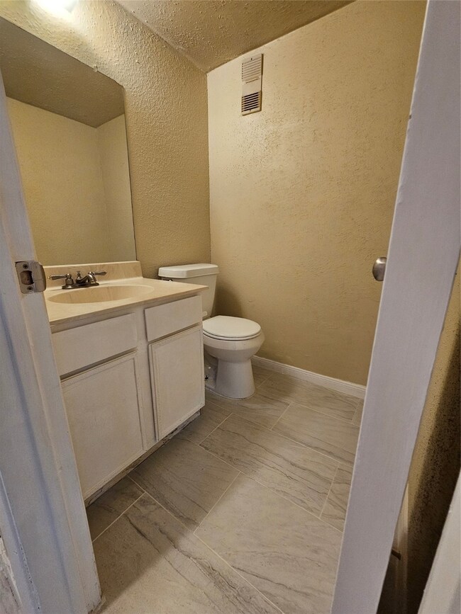 3303 W Greenridge Dr unit 7, Houston, TX 77057 - photo 4