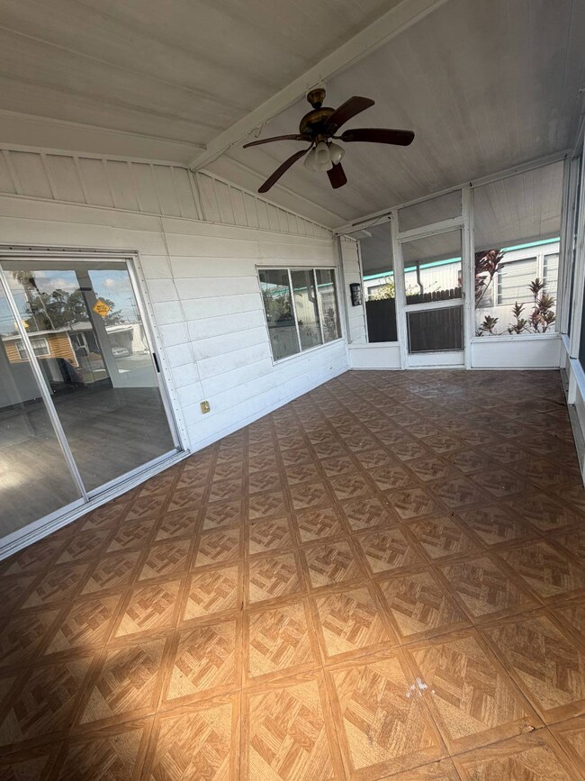 3503 58th Ave N unit 96, Saint Petersburg, FL 33714 - photo 4