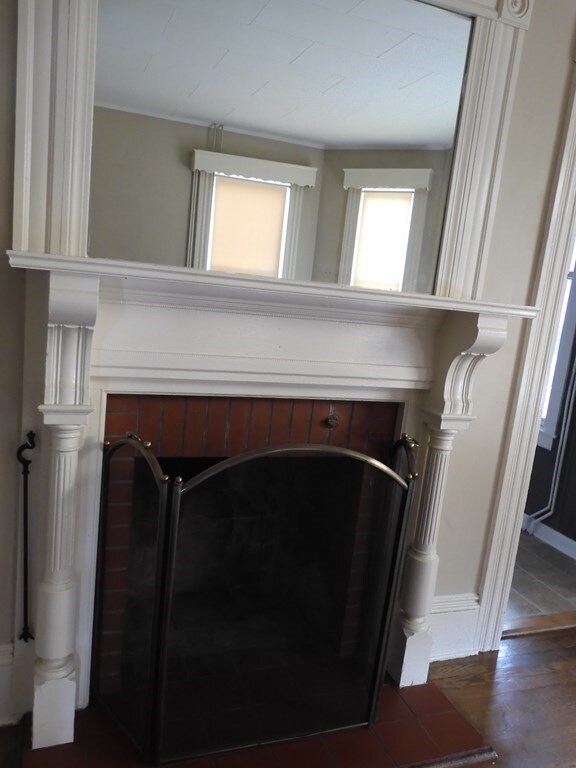 54 Bigelow St, Lawrence, MA 01843 - photo 4