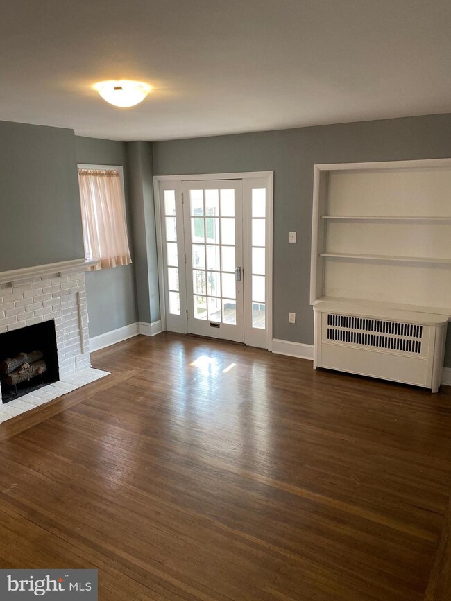 411 W Fornance St, Norristown, PA 19401 - photo 2