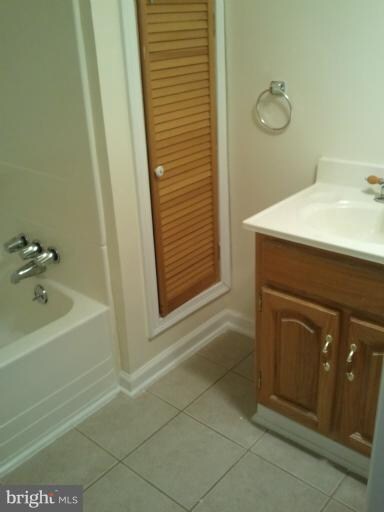 3618 Hilmar Rd, Windsor Mill, MD 21244 - photo 5